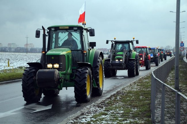 Ciągniki blokują Leszno! (zdjęcia i wideo)