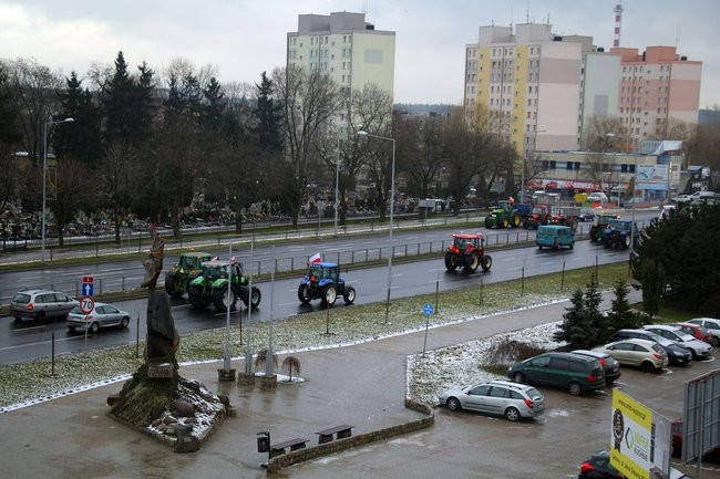 Ciągniki blokują Leszno! (zdjęcia i wideo)