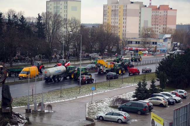 Ciągniki blokują Leszno! (zdjęcia i wideo)