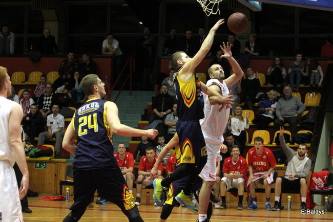 Jamalex Polonia na fali