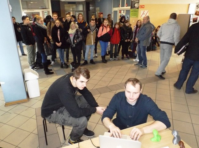 Skanowanie ludzi w PWSZ (zdjęcia)