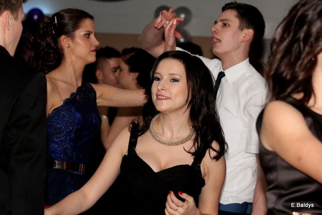 Poloneza czas zacząć. Studniówka III LO (zdjęcia)