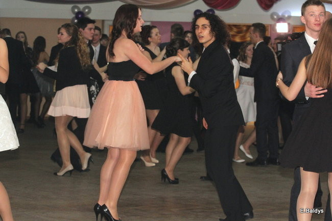 Poloneza czas zacząć. Studniówka III LO (zdjęcia)