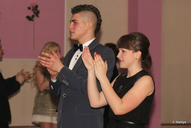 Poloneza czas zacząć. Studniówka III LO (zdjęcia)