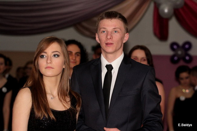 Poloneza czas zacząć. Studniówka III LO (zdjęcia)