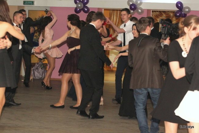 Poloneza czas zacząć. Studniówka III LO (zdjęcia)