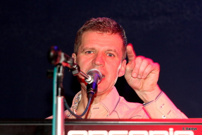 Poloneza czas zacząć. Studniówka III LO (zdjęcia)