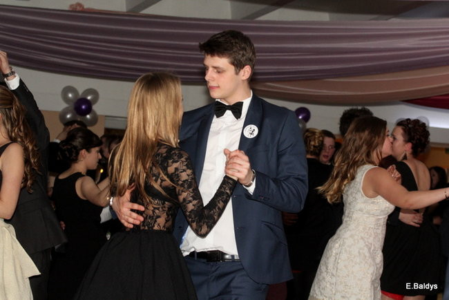 Poloneza czas zacząć. Studniówka III LO (zdjęcia)