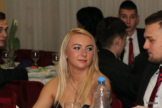 Poloneza czas zacząć. Studniówka III LO (zdjęcia)