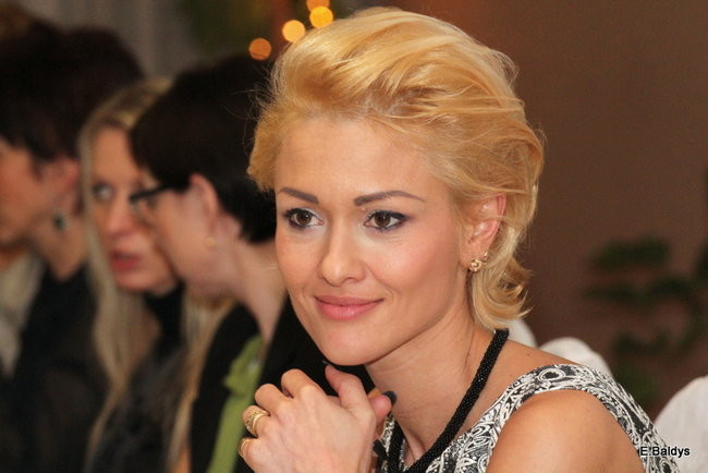 Poloneza czas zacząć. Studniówka III LO (zdjęcia)