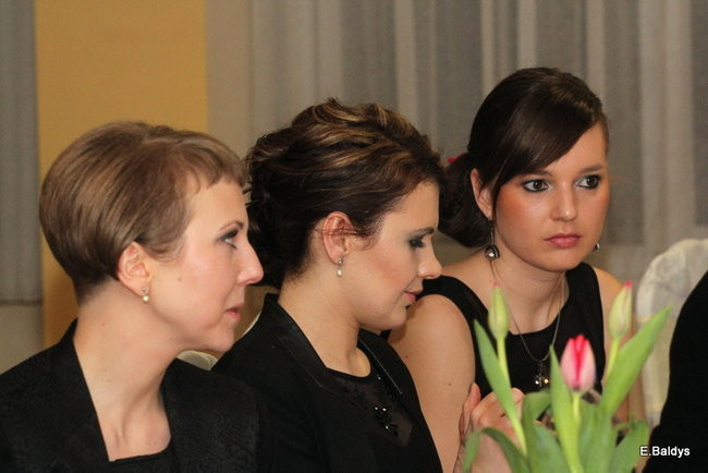 Poloneza czas zacząć. Studniówka III LO (zdjęcia)