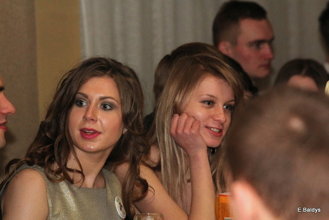 Poloneza czas zacząć. Studniówka III LO (zdjęcia)