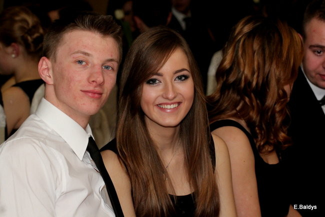 Poloneza czas zacząć. Studniówka III LO (zdjęcia)