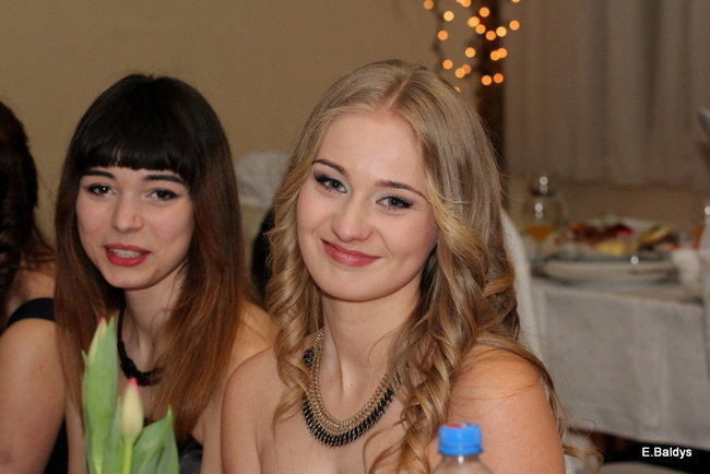 Poloneza czas zacząć. Studniówka III LO (zdjęcia)