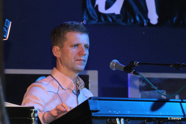 Poloneza czas zacząć. Studniówka III LO (zdjęcia)