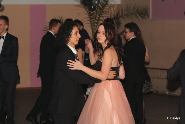 Poloneza czas zacząć. Studniówka III LO (zdjęcia)