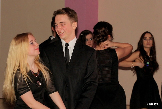 Poloneza czas zacząć. Studniówka III LO (zdjęcia)