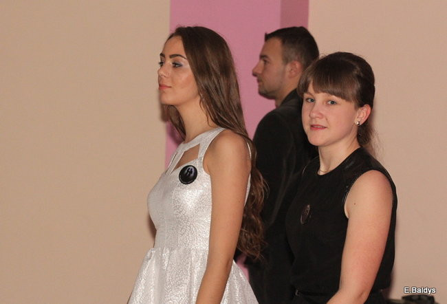 Poloneza czas zacząć. Studniówka III LO (zdjęcia)