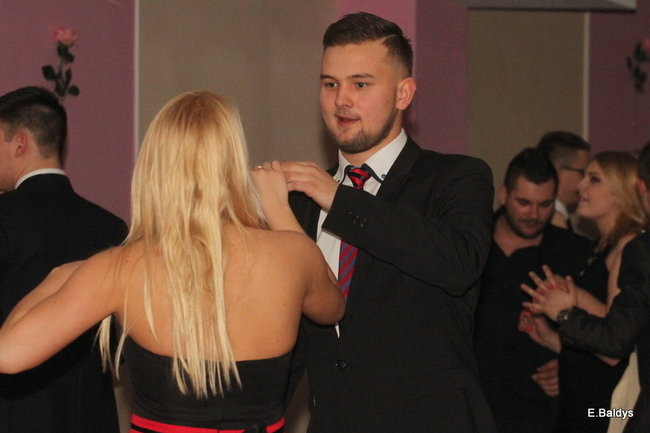 Poloneza czas zacząć. Studniówka III LO (zdjęcia)