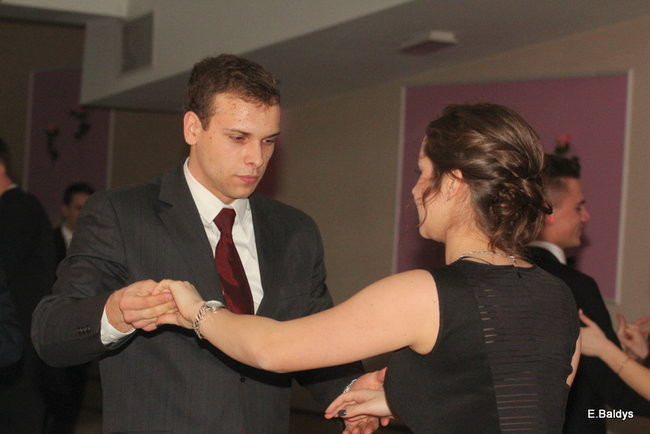 Poloneza czas zacząć. Studniówka III LO (zdjęcia)