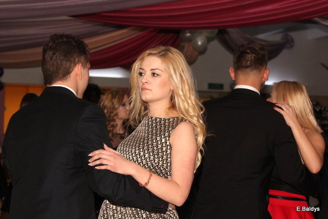 Poloneza czas zacząć. Studniówka III LO (zdjęcia)