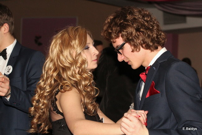 Poloneza czas zacząć. Studniówka III LO (zdjęcia)