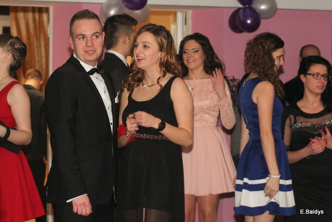 Poloneza czas zacząć. Studniówka III LO (zdjęcia)