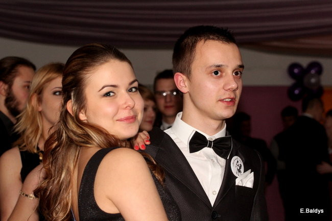 Poloneza czas zacząć. Studniówka III LO (zdjęcia)