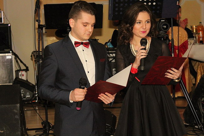 Przednia zabawa uczniów I LO w Rawiczu (zdjęcia)