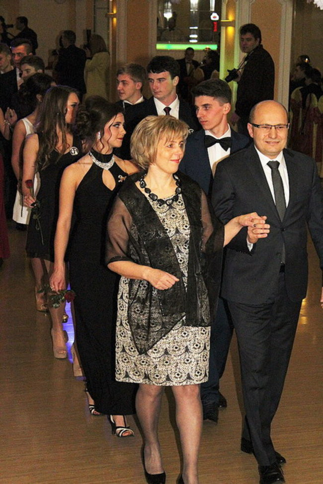 Przednia zabawa uczniów I LO w Rawiczu (zdjęcia)