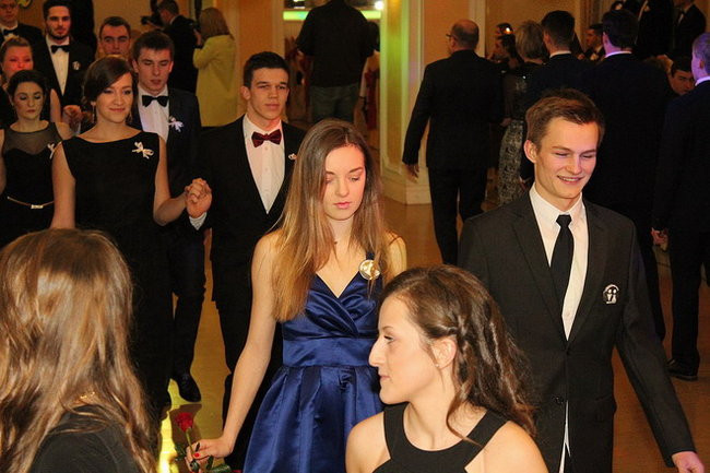 Przednia zabawa uczniów I LO w Rawiczu (zdjęcia)