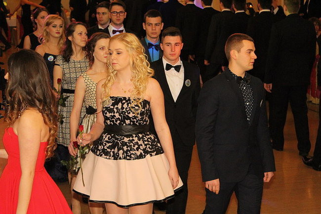 Przednia zabawa uczniów I LO w Rawiczu (zdjęcia)