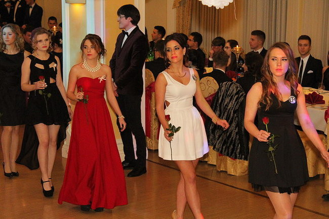 Przednia zabawa uczniów I LO w Rawiczu (zdjęcia)