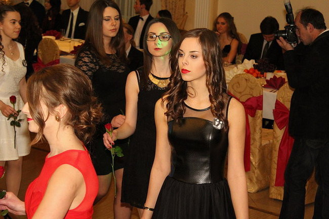 Przednia zabawa uczniów I LO w Rawiczu (zdjęcia)