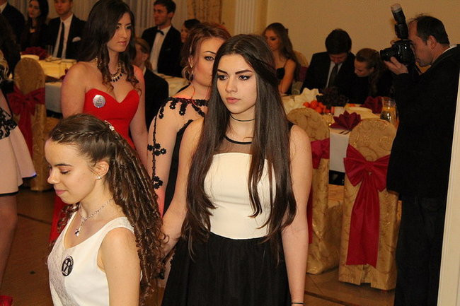 Przednia zabawa uczniów I LO w Rawiczu (zdjęcia)