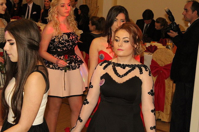 Przednia zabawa uczniów I LO w Rawiczu (zdjęcia)