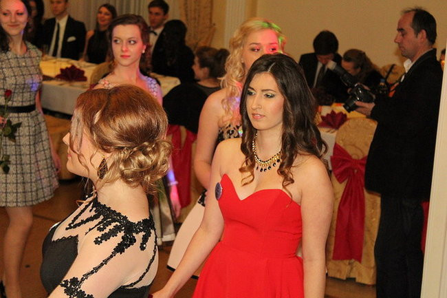 Przednia zabawa uczniów I LO w Rawiczu (zdjęcia)