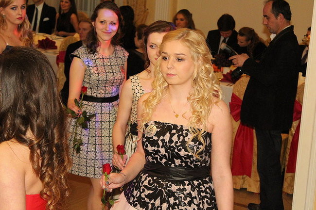 Przednia zabawa uczniów I LO w Rawiczu (zdjęcia)