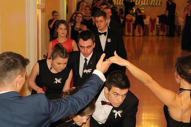 Przednia zabawa uczniów I LO w Rawiczu (zdjęcia)