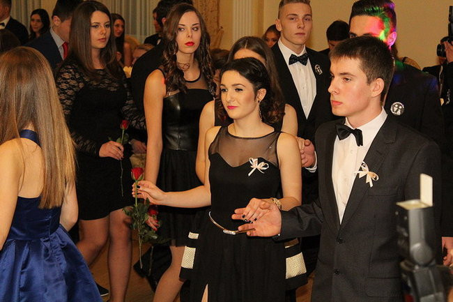 Przednia zabawa uczniów I LO w Rawiczu (zdjęcia)