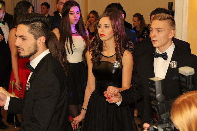 Przednia zabawa uczniów I LO w Rawiczu (zdjęcia)