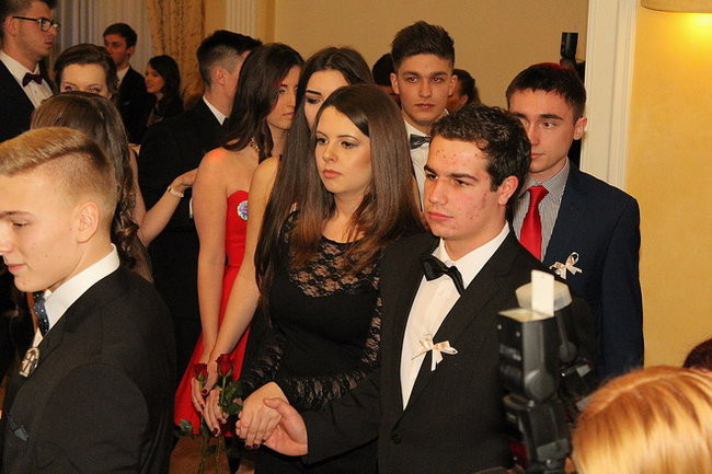 Przednia zabawa uczniów I LO w Rawiczu (zdjęcia)