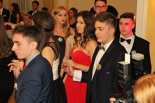 Przednia zabawa uczniów I LO w Rawiczu (zdjęcia)