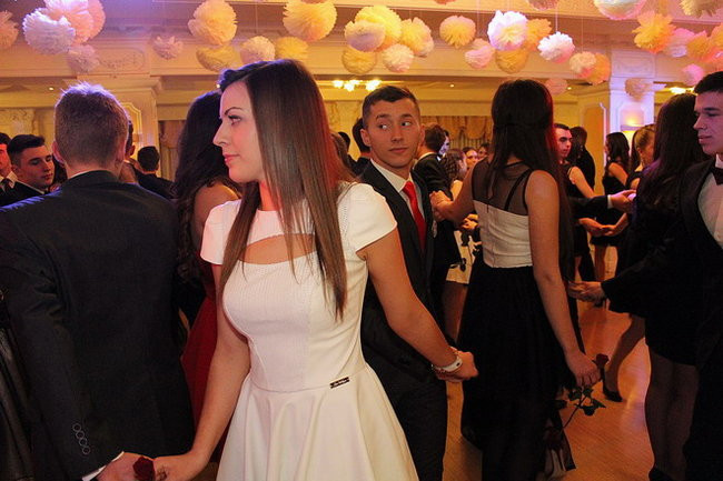 Przednia zabawa uczniów I LO w Rawiczu (zdjęcia)