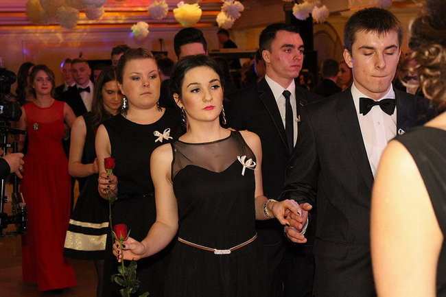 Przednia zabawa uczniów I LO w Rawiczu (zdjęcia)