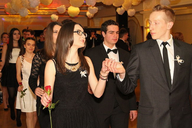 Przednia zabawa uczniów I LO w Rawiczu (zdjęcia)