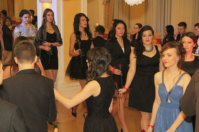 Przednia zabawa uczniów I LO w Rawiczu (zdjęcia)