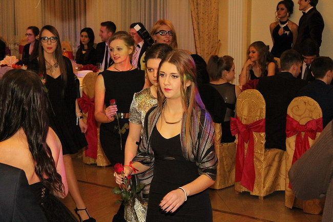 Przednia zabawa uczniów I LO w Rawiczu (zdjęcia)