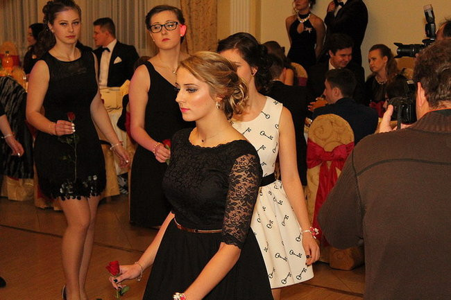 Przednia zabawa uczniów I LO w Rawiczu (zdjęcia)