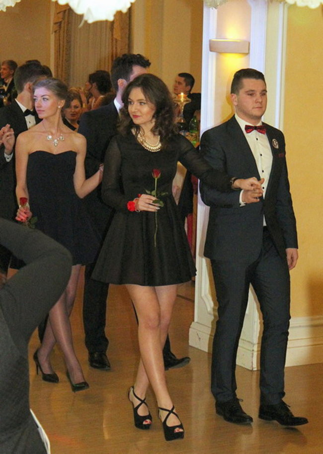 Przednia zabawa uczniów I LO w Rawiczu (zdjęcia)